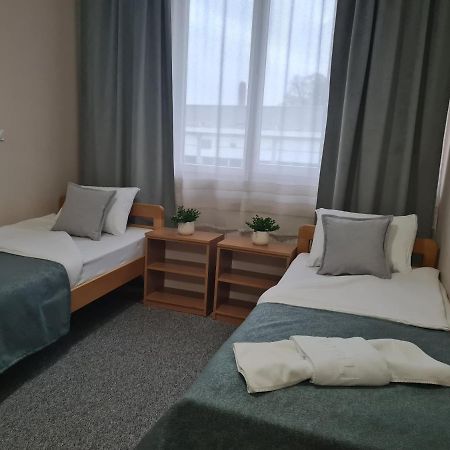 Garni Hotel Alma Пірот Екстер'єр фото