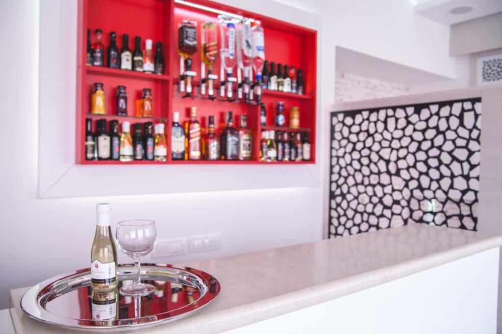 Garni Hotel Alma Пірот Екстер'єр фото