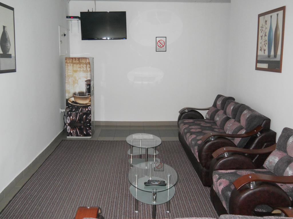 Garni Hotel Alma Пірот Екстер'єр фото