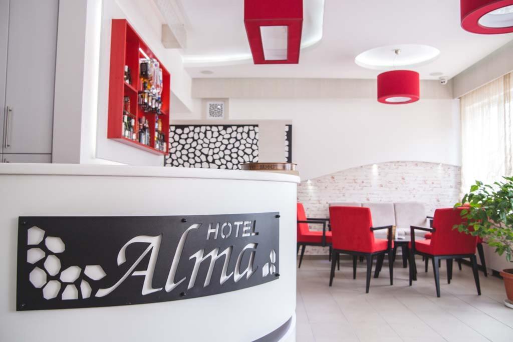 Garni Hotel Alma Пірот Екстер'єр фото