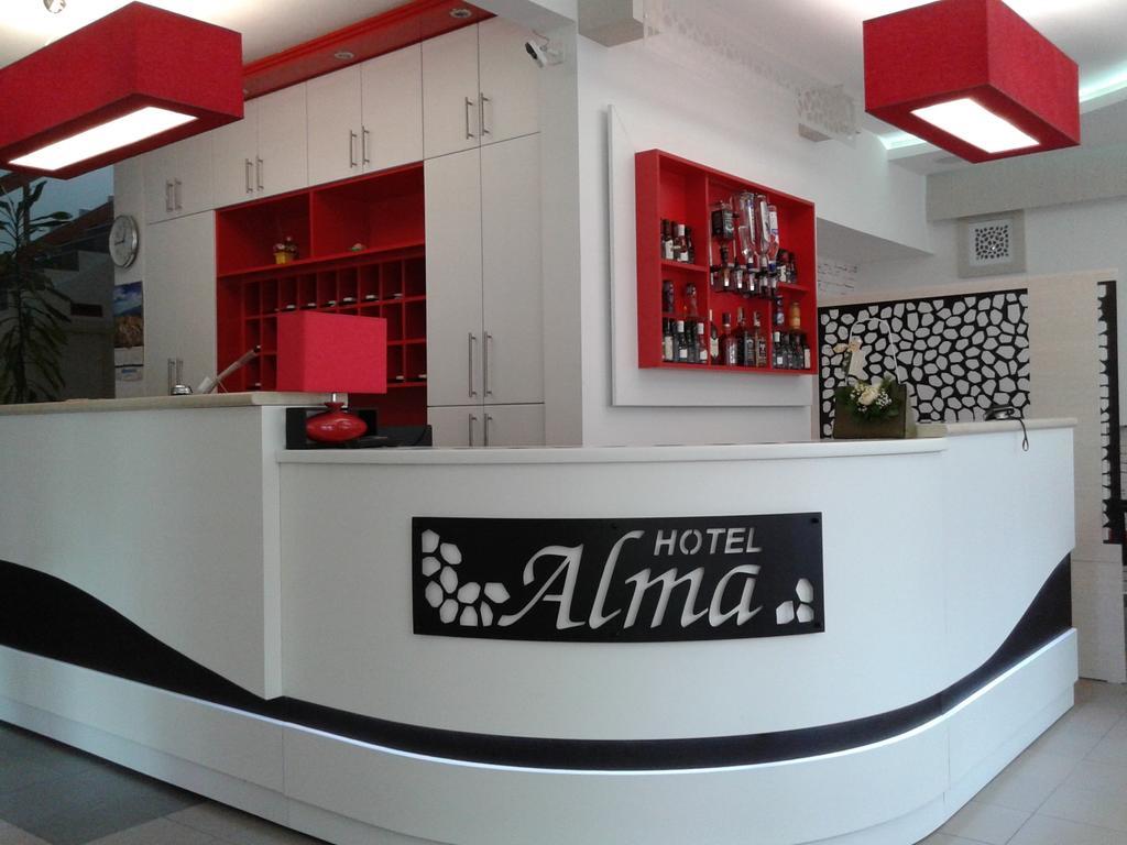 Garni Hotel Alma Пірот Екстер'єр фото