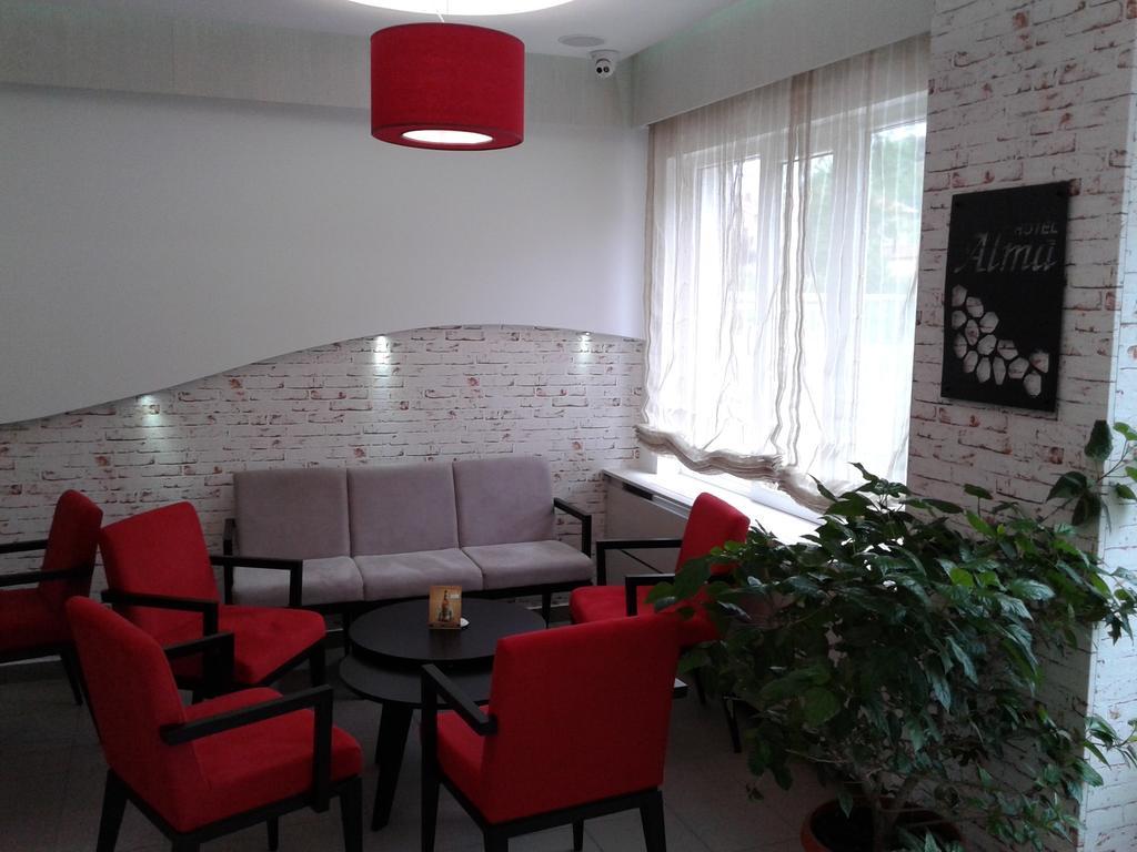 Garni Hotel Alma Пірот Екстер'єр фото