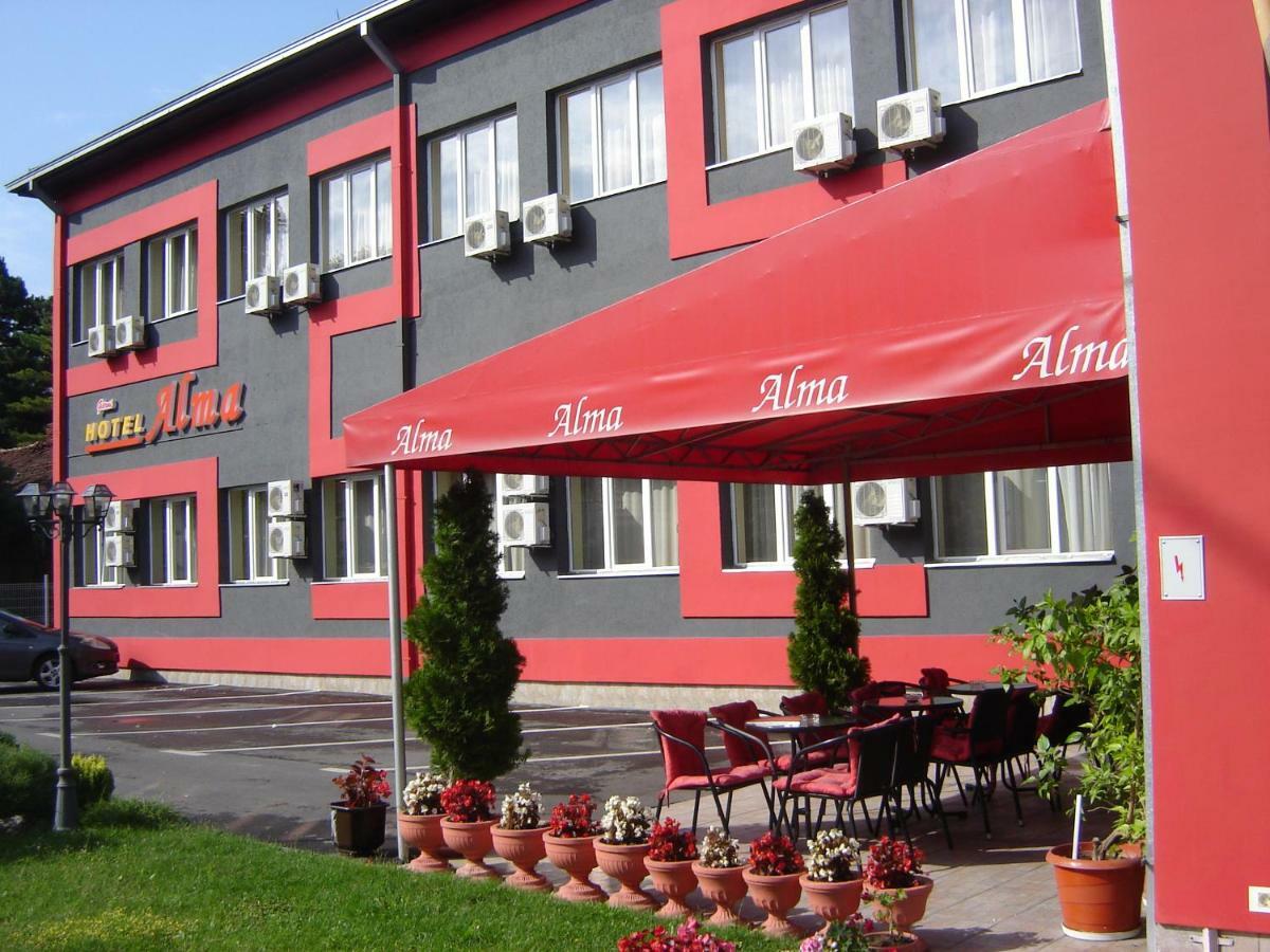 Garni Hotel Alma Пірот Екстер'єр фото