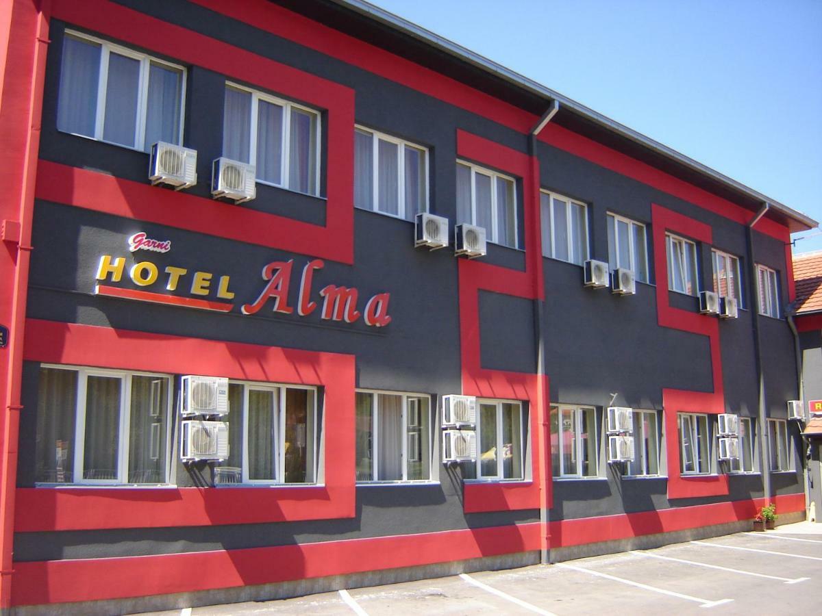 Garni Hotel Alma Пірот Екстер'єр фото