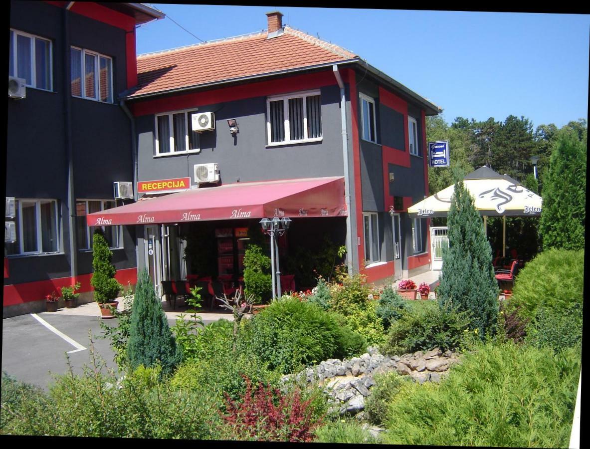 Garni Hotel Alma Пірот Екстер'єр фото